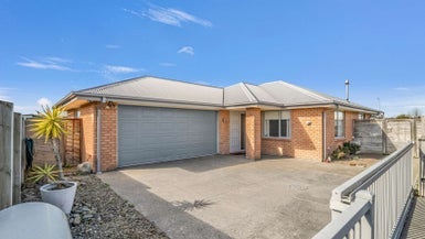 2/3 Retallick Way, Amberley, Amberley - Carousel 1