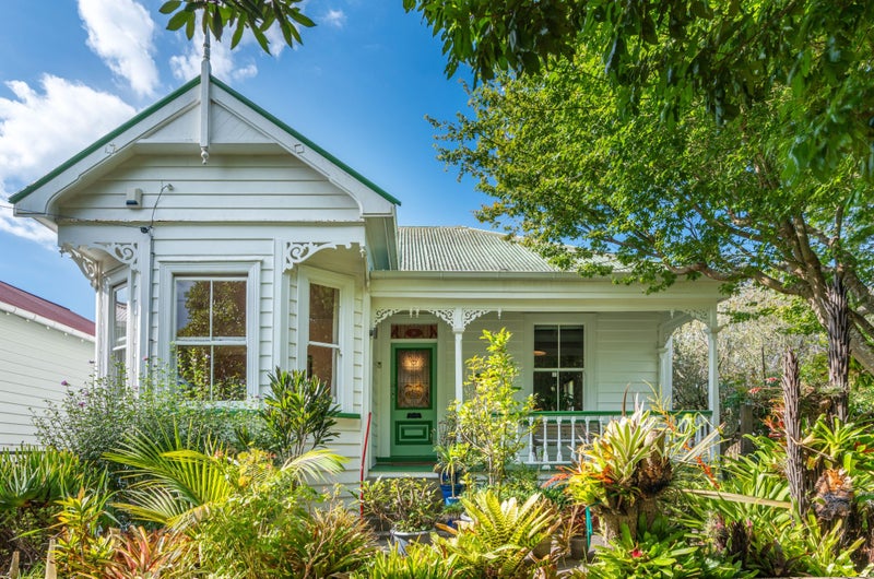 6 Royal Terrace, Sandringham, Auckland - Carousel 2