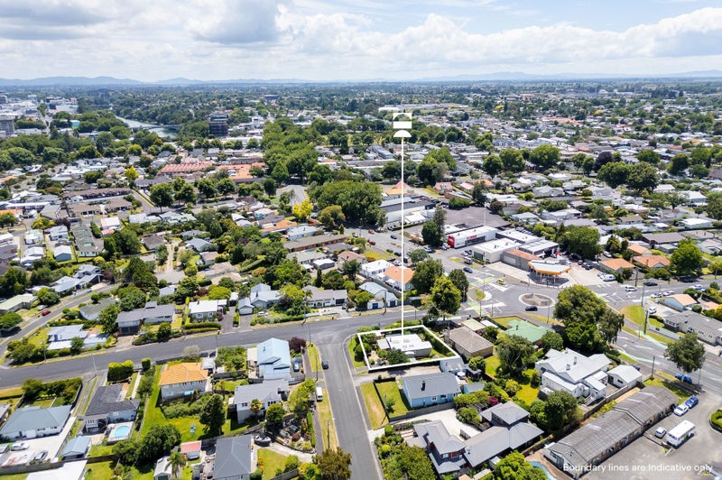 18 Naylor Street, Hamilton East, Hamilton - Carousel 18