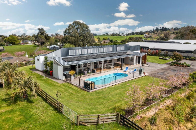 22 Pickwick Road, Otamatea, Whanganui - Carousel 1