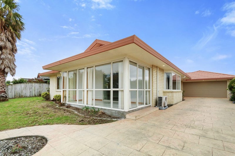 34 Hadleigh Court, Paraparaumu - Carousel 1