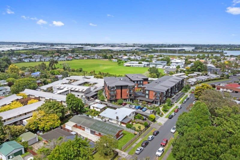 1/8 Edgewater Drive, Pakuranga, Auckland - Carousel 29