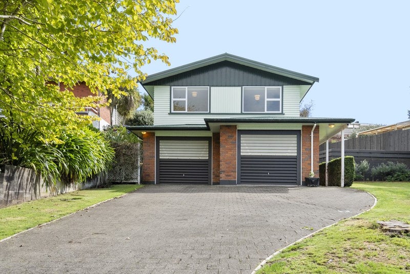 10 Whitby Place, Westown, New Plymouth - Carousel 1