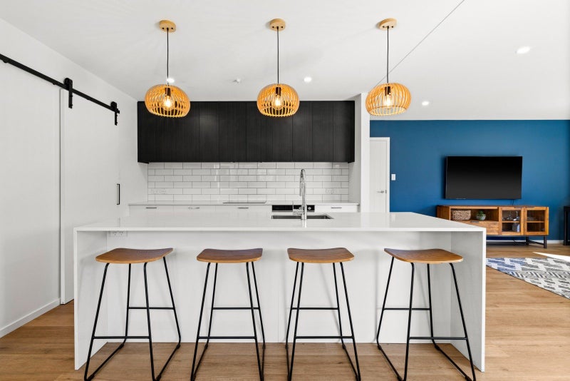 20 Dinneen Close, Frimley, Hastings - Carousel 2