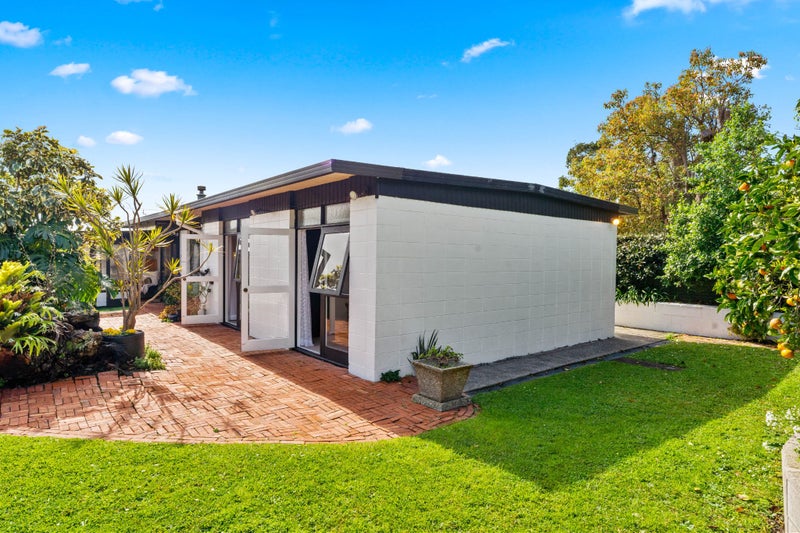 2/10 Rodney Road, Northcote Point, Auckland - Carousel 2