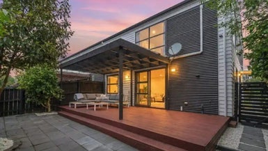 14 Windfola Parkway, Takanini, Auckland - Carousel 1