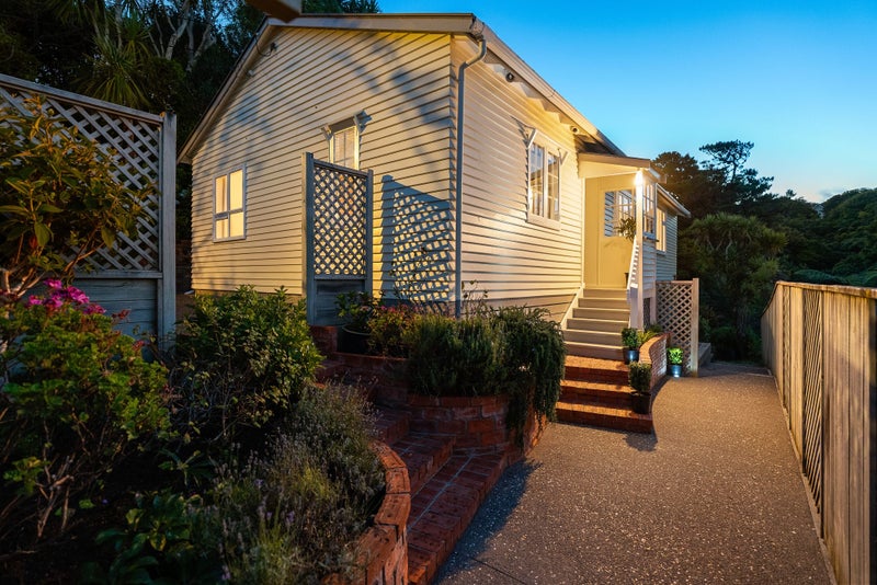 55 Nottingham Street, Karori, Wellington - Carousel 1