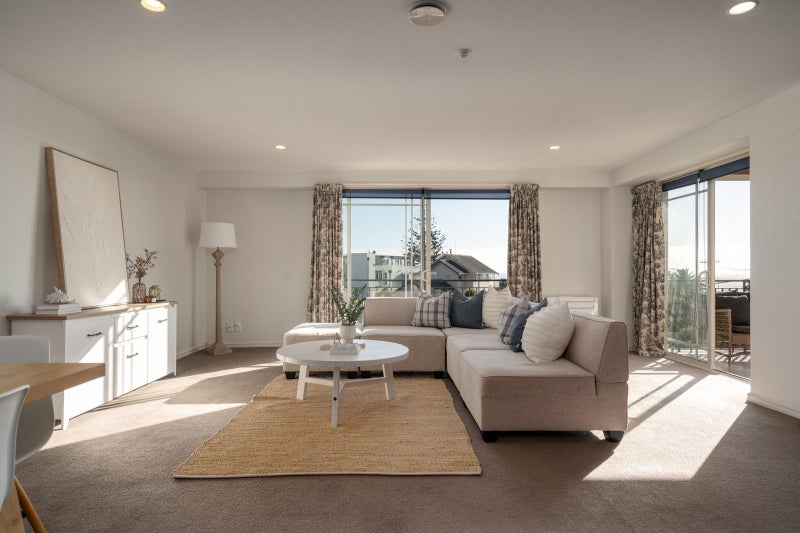 1/42 Marriner Street, Sumner, Christchurch - Carousel 2