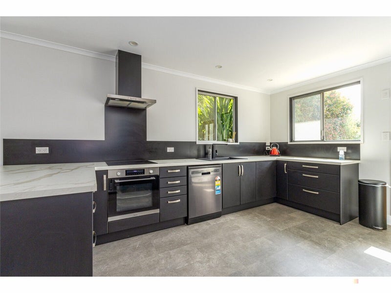 98 Acacia Drive, Levels - Carousel 2