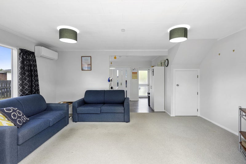 1/4 BERYL GR, BIRCHVILLE, UPPER HUTT - Carousel 2