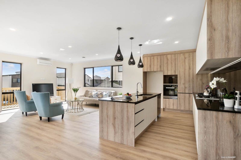 40 Matahae DR, Flat Bush, Auckland - Carousel 2