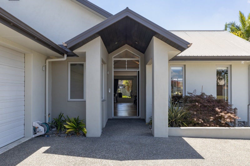 18 Saint James Drive, Huntington, Hamilton - Carousel 2