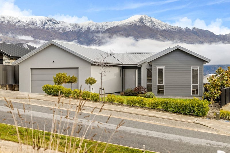 8 The Heights Avenue, Wanaka - Carousel 1