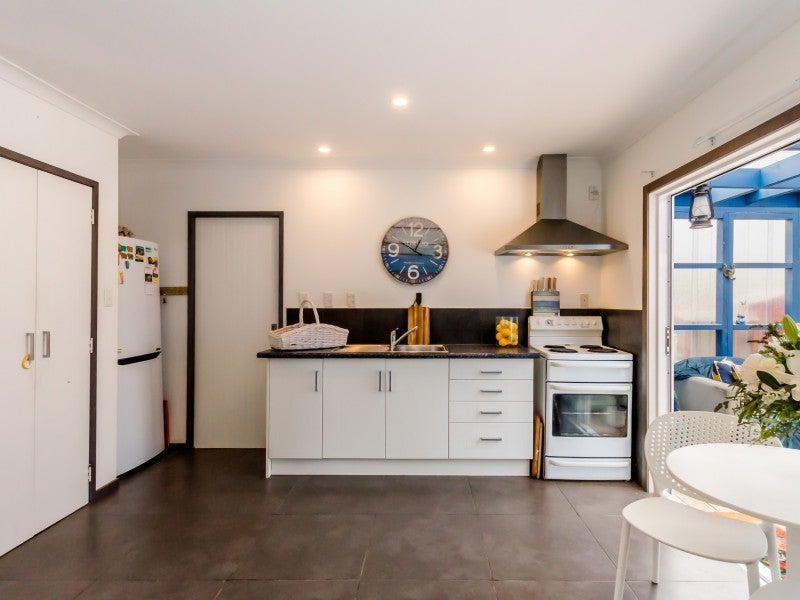 19 Eruini Street, Waikanae Beach, Waikanae - Carousel 2