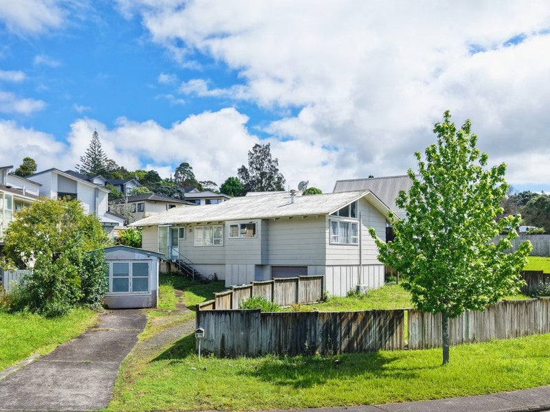 7 Regency Place, Sunnynook, Auckland - Carousel 1