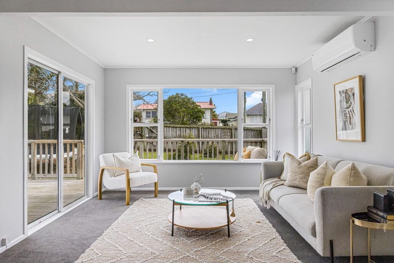 5 Japonica Drive, Beach Haven, Auckland - Carousel 2