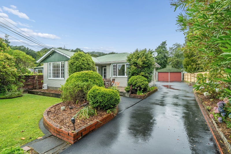 4 Birch Grove, Pinehaven, Upper Hutt - Carousel 1