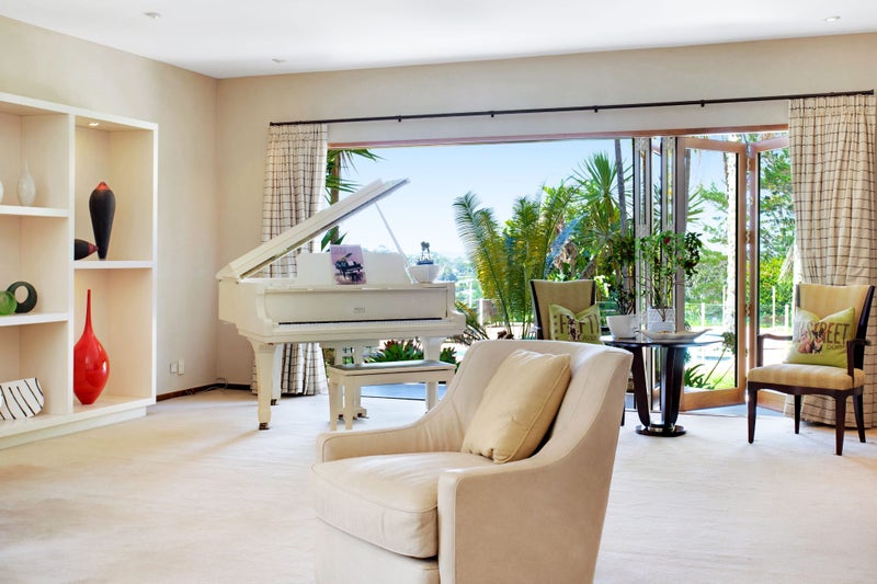 131 Point View Drive, East Tamaki Heights, Auckland - Carousel 2