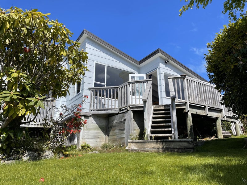 15 Whalers Crescent, Omaui, Invercargill - Carousel 1