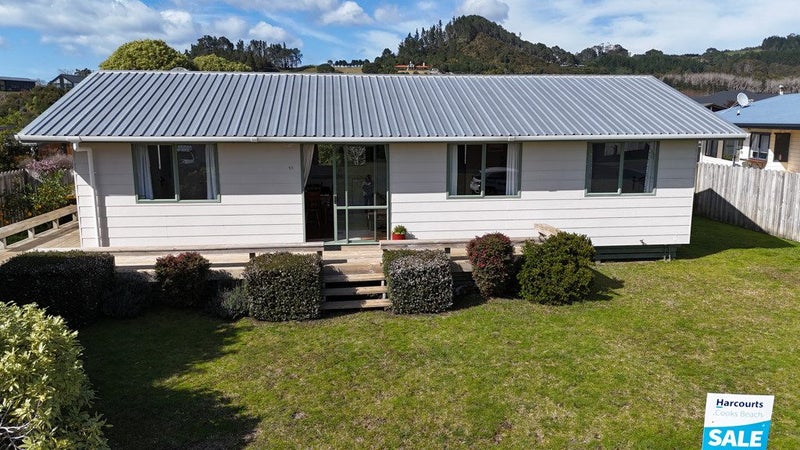 11 Hawk Hill Crescent, Cooks Beach, Whitianga - Carousel 1