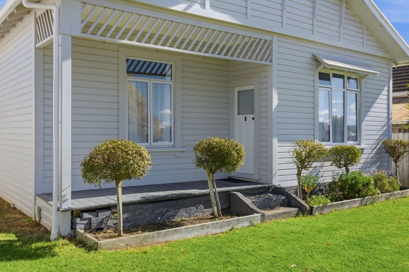 8 White Street, Whanganui East, Whanganui - Carousel 2