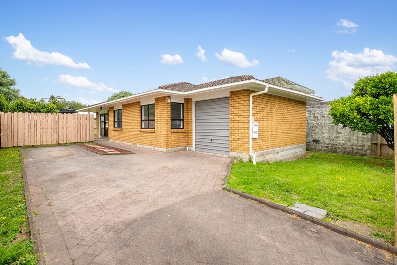 2/912 Mount Eden Road, Three Kings, Auckland - Carousel 1