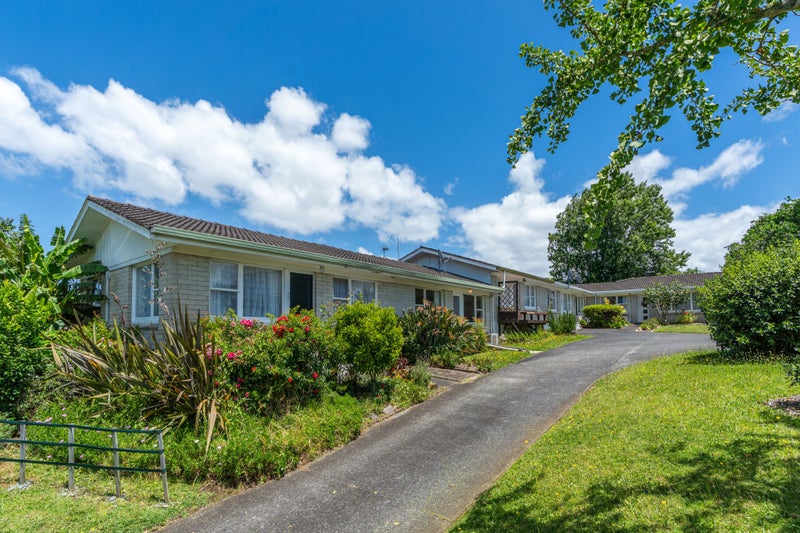 2/77 Wellington Street, Howick, Auckland - Carousel 1