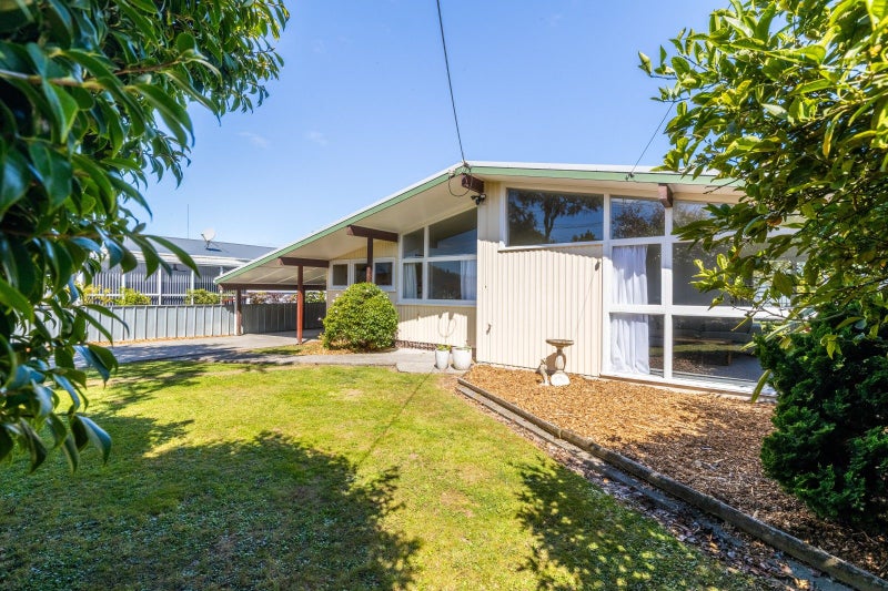 21 Hendersons Line, Marton - Carousel 2