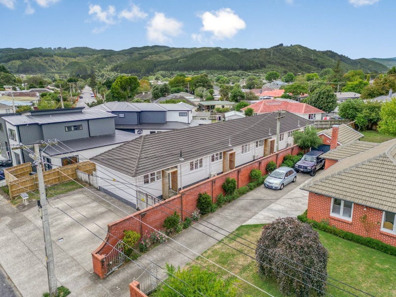 1/3 Huia Grove, Elderslea, Upper Hutt - Carousel 15