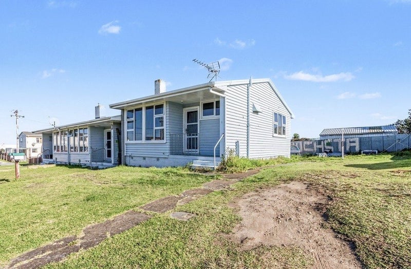 1 Tiki Street, Castlecliff, Whanganui - Carousel 2