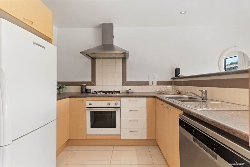 1/19 Langana Avenue, Browns Bay, Auckland - Carousel 2