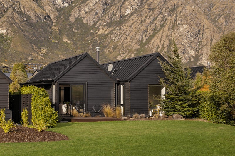 12 Fife Court, Jacks Point, Queenstown - Carousel 1