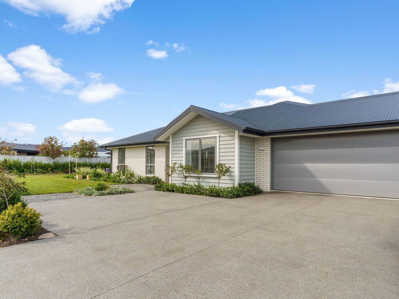 35 Oaks Drive, Lincoln, Lincoln - Carousel 1