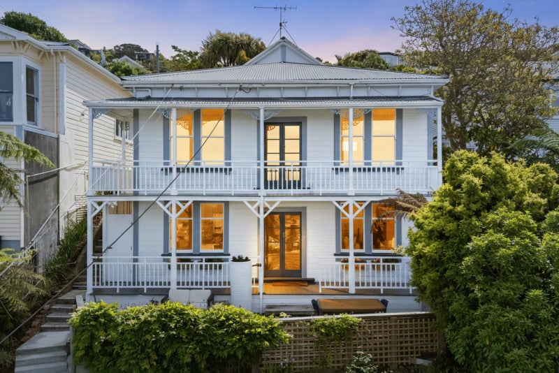 34 Sugarloaf Road, Brooklyn, Wellington - Carousel 1