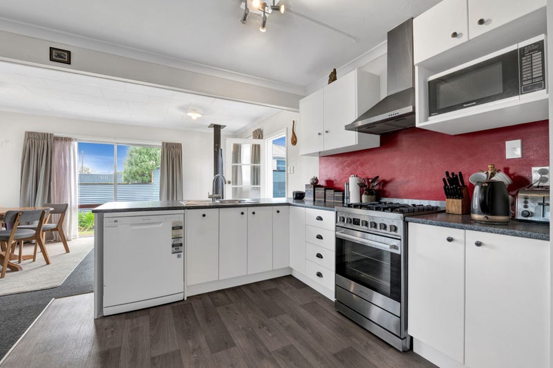 140 Miranda Street, Stratford, Stratford - Carousel 2