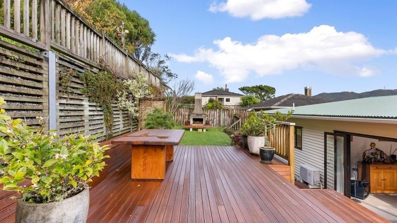 38 Montgomery Avenue, Karori, Wellington - Carousel 1