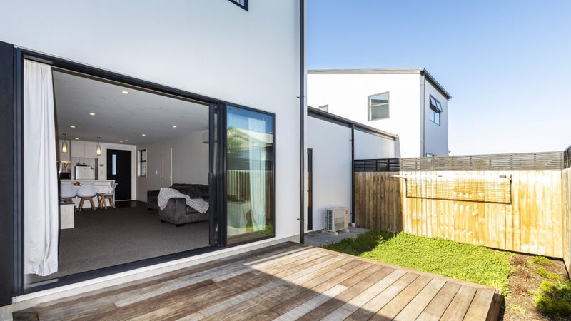 5/38 Wildberry Street, Woolston, Christchurch - Carousel 1