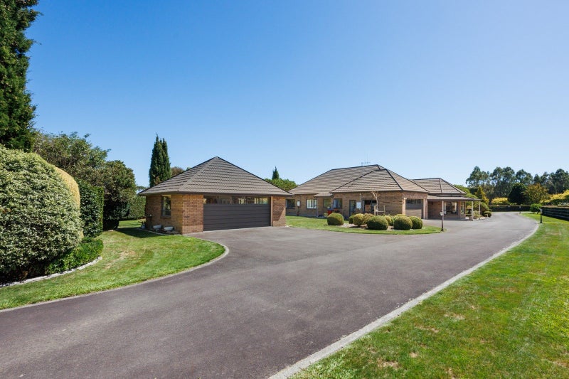 138 Valley Views, Fitzherbert, Palmerston North - Carousel 2