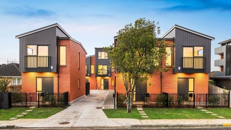 7/45 Smythe Road, Henderson, Auckland - Carousel 1