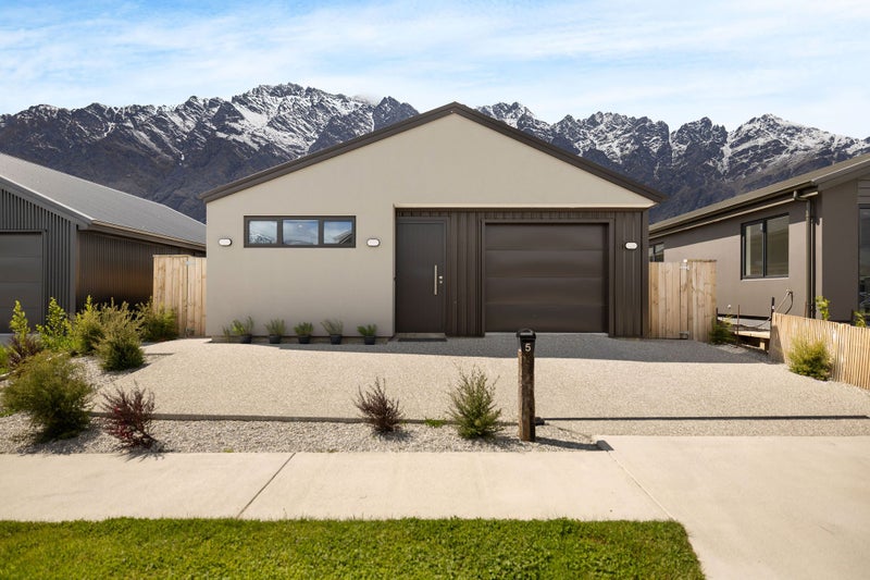 5 Collie Road, Jacks Point, Queenstown - Carousel 1