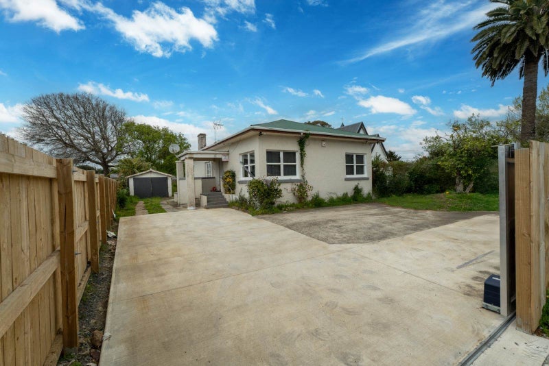 332 Massey Road, Mangere East, Auckland - Carousel 2