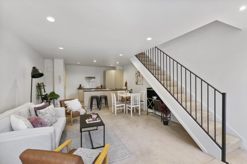 8/9 Ebor Street, Te Aro, Wellington - Carousel 2
