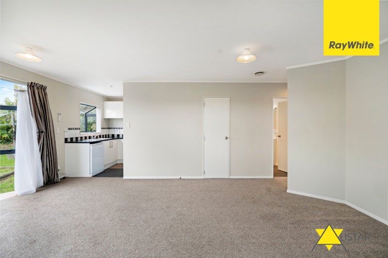 9 Parker Avenue, New Lynn, Auckland - Carousel 2