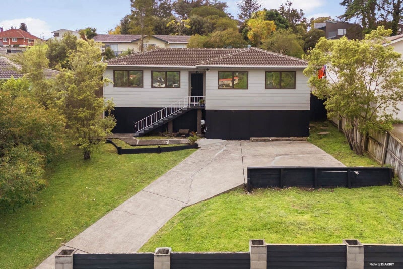 24 Leo Street, Glen Eden, Auckland - Carousel 1