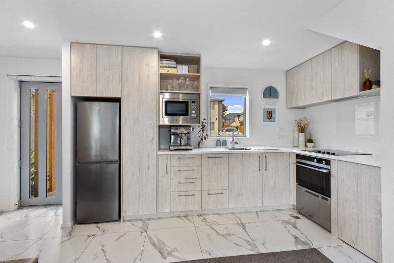 2/48 Ward Street, Addington, Christchurch - Carousel 2