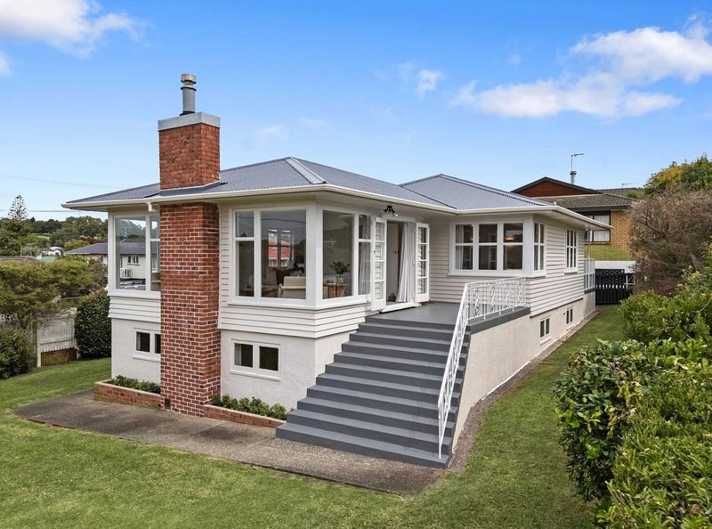 2 Stamford Park Road, Mount Roskill, Auckland - Carousel 2