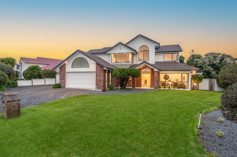 23 Gillard Place, Eastern Beach, Auckland - Carousel 2