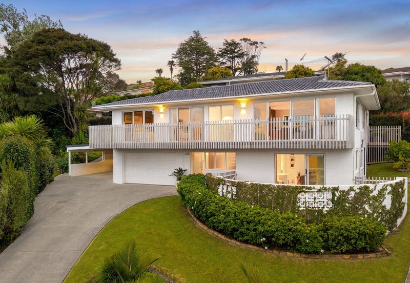 13 Lynngate Place, Hillcrest, Auckland - Carousel 1