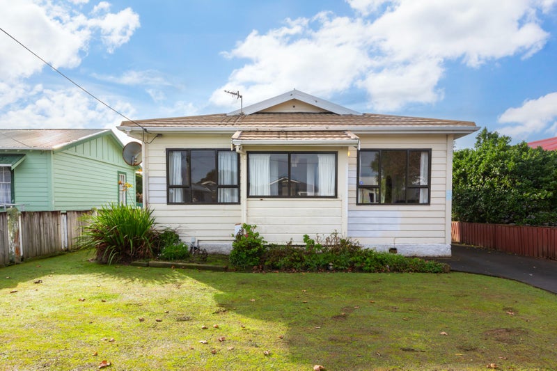 79 Randwick Crescent, Moera, Lower Hutt - Carousel 2