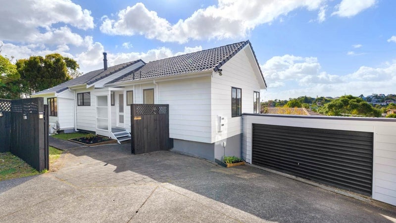 1/135 Oaktree Avenue, Browns Bay, Auckland - Carousel 1